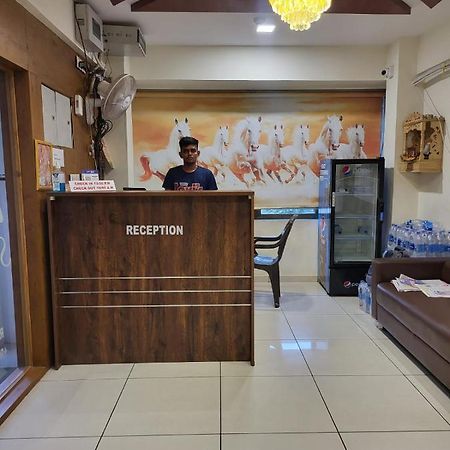 Hotel Shreeji'S Gandhinagar Ngoại thất bức ảnh