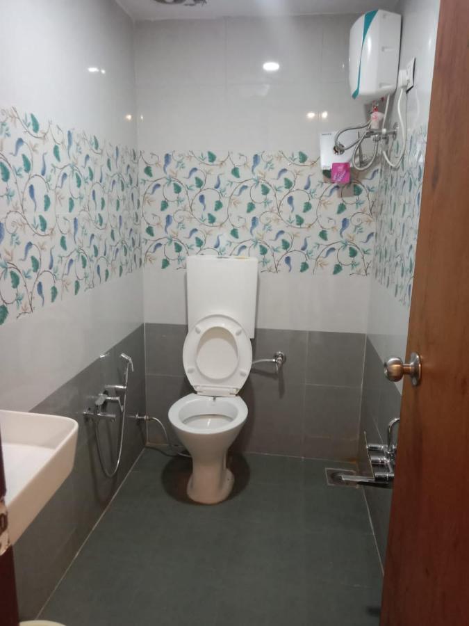 Hotel Shreeji'S Gandhinagar Ngoại thất bức ảnh