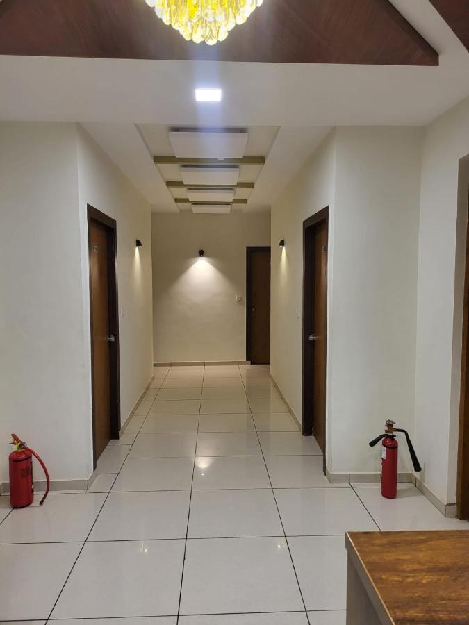Hotel Shreeji'S Gandhinagar Ngoại thất bức ảnh