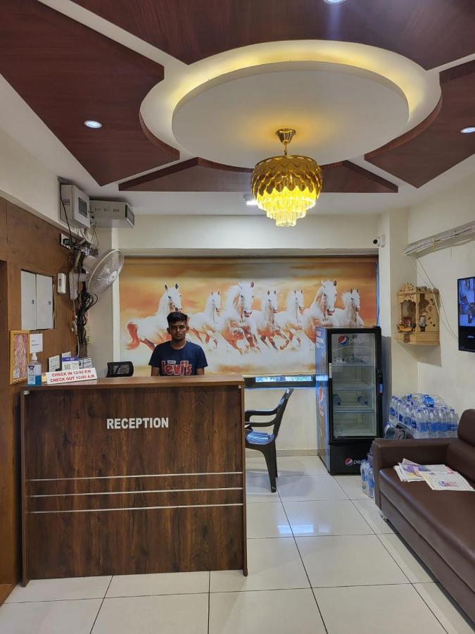 Hotel Shreeji'S Gandhinagar Ngoại thất bức ảnh