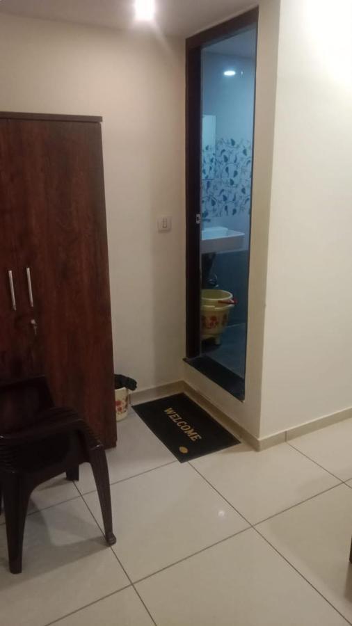 Hotel Shreeji'S Gandhinagar Ngoại thất bức ảnh