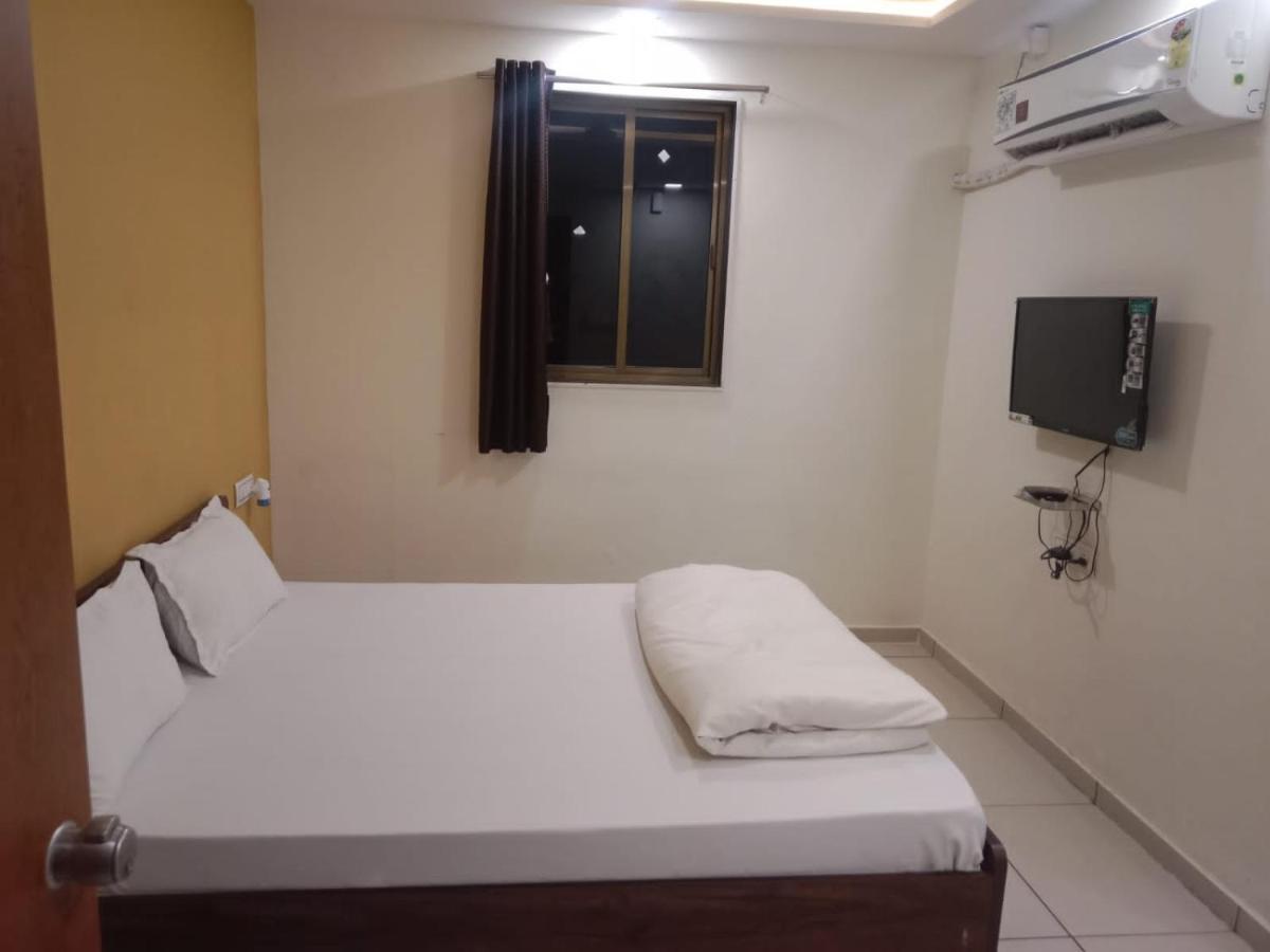 Hotel Shreeji'S Gandhinagar Ngoại thất bức ảnh